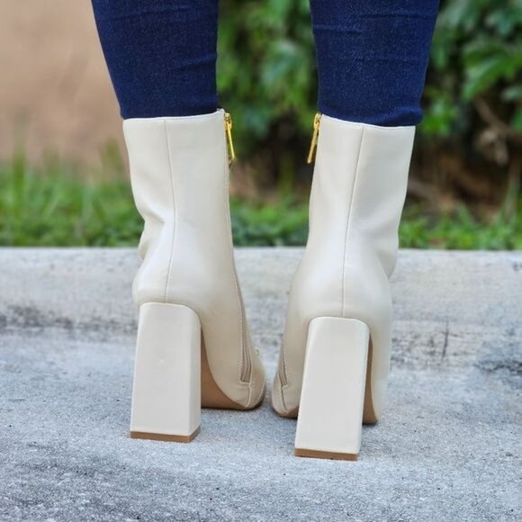 Women Square Toe Chain Bit Buckle Block Heel Bootie White Color - Picture 6 of 7